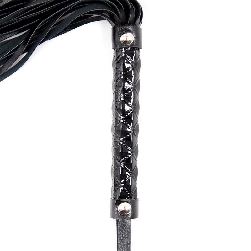 Flogger Diamond Pattern with Metal Hardware 39 cm Black